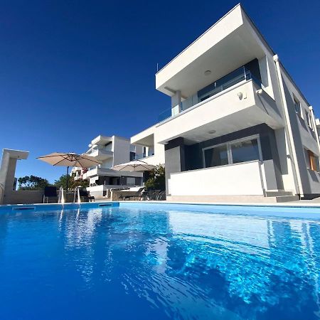 Fantasy Pool Villa Новаля Екстериор снимка