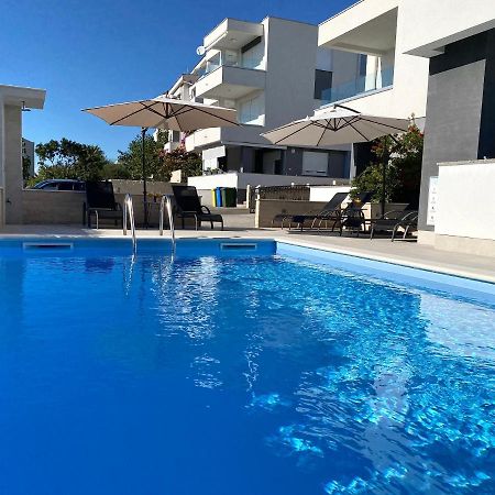 Fantasy Pool Villa Новаля Екстериор снимка