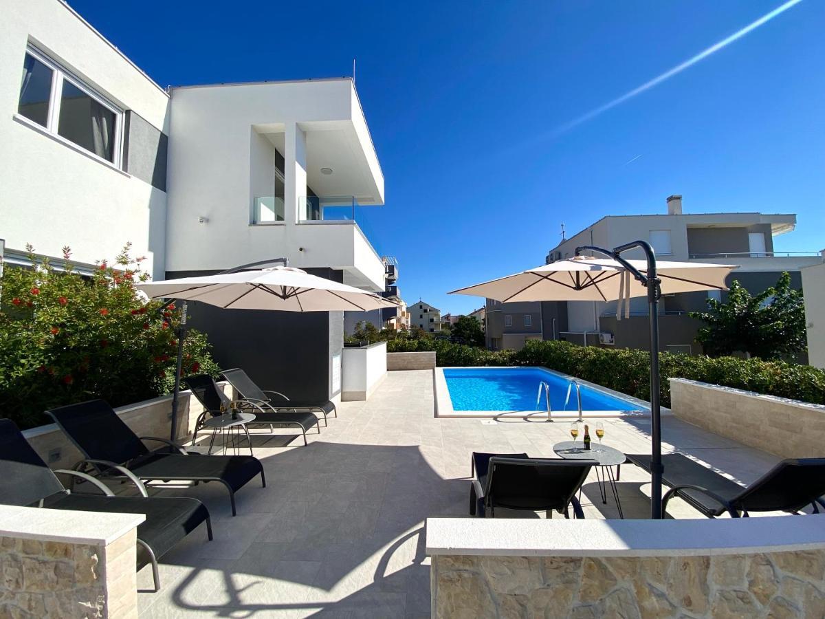 Fantasy Pool Villa Новаля Екстериор снимка